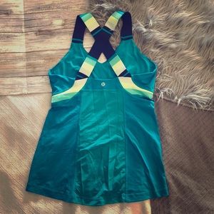 Lululemon workout tank w/ bra, sz 6-8